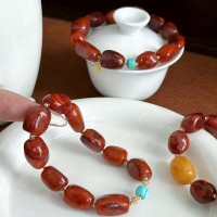 3-D glow pigments that help lips appear wider and fuller