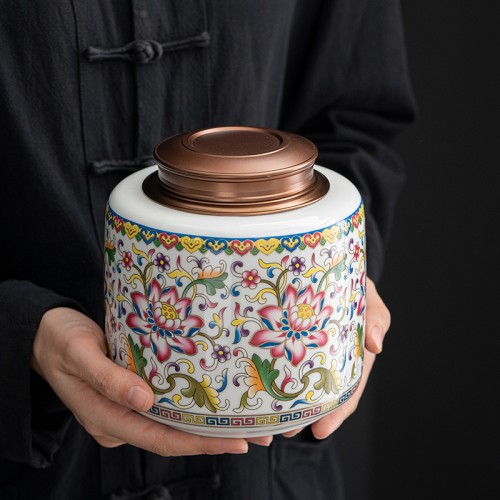Hand-drawn enamel tea jar with a decorative Fu Yun patternTea canister  Dehua porcelain Collection