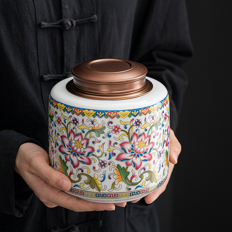 Hand-drawn enamel tea jar with a decorative Fu Yun patternTea canister  Dehua porcelain Collection 