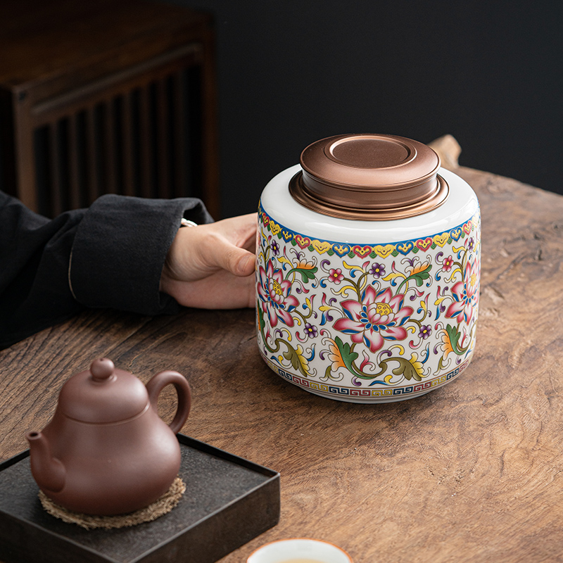 Hand-drawn enamel tea jar with a decorative Fu Yun patternTea canister  Dehua porcelain Collection 