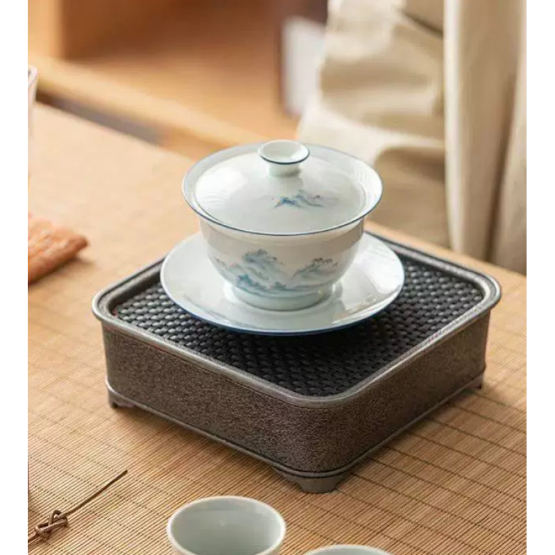 Bai Ru's hand-drawn depiction of distant mountains  a symbol of good fortune gaiwan Dehua porcelain Collection   