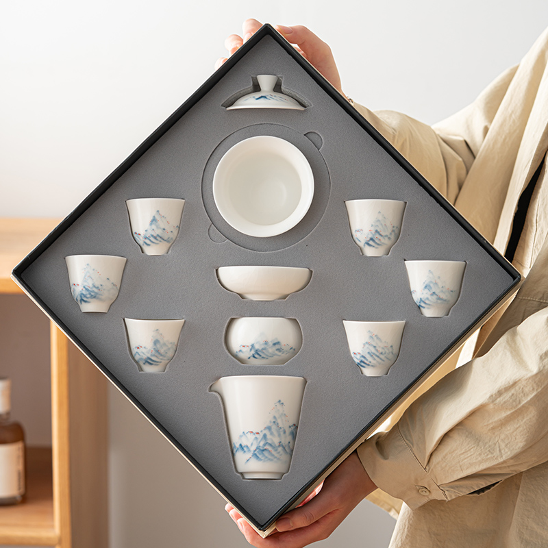 Bai Ru's hand-drawn depiction of distant mountains  a symbol of good fortune gaiwan set porcelain Collection   